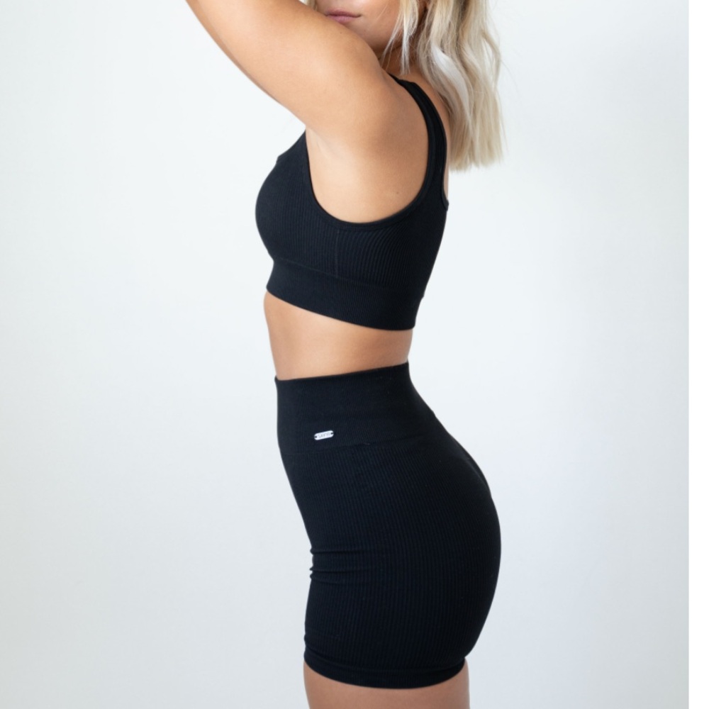Black mini ribbed bike shorts